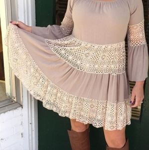 Easel size small color tan